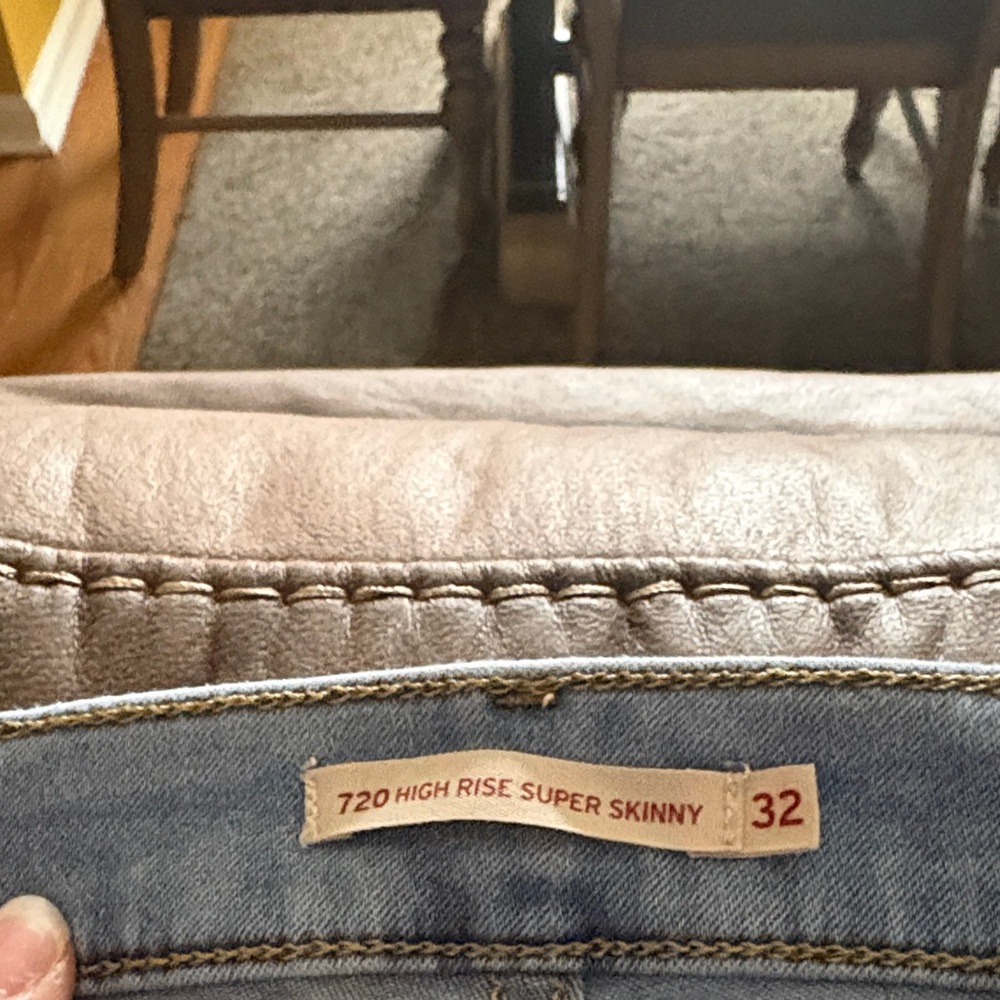 Levi's Women's Sky Blue Skinny Jeans - Picture 3 of 3